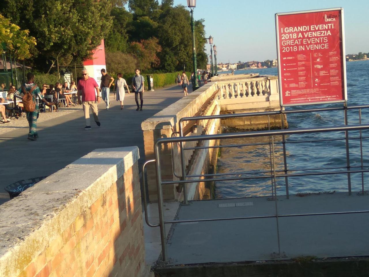 Susy Biennale Apartment - Canal View And Garden Venice Exterior photo